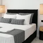 Naxos Black Concept Maisonette Holiday home *
