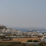 Naxos Black Concept Maisonette Holiday home *