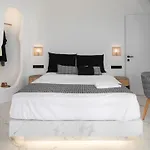 Naxos Black Concept Maisonette Holiday home *