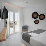 Naxos Black Concept Maisonette *