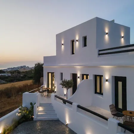 Naxos Black Concept Maisonette Holiday home *
