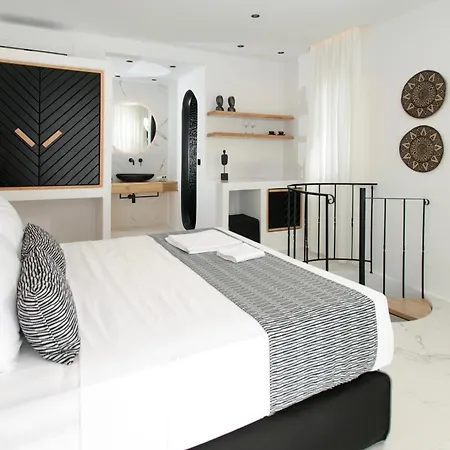 Naxos Black Concept Maisonette *