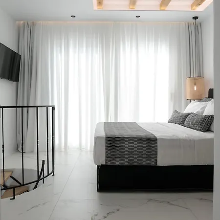Naxos Black Concept Maisonette Holiday home *